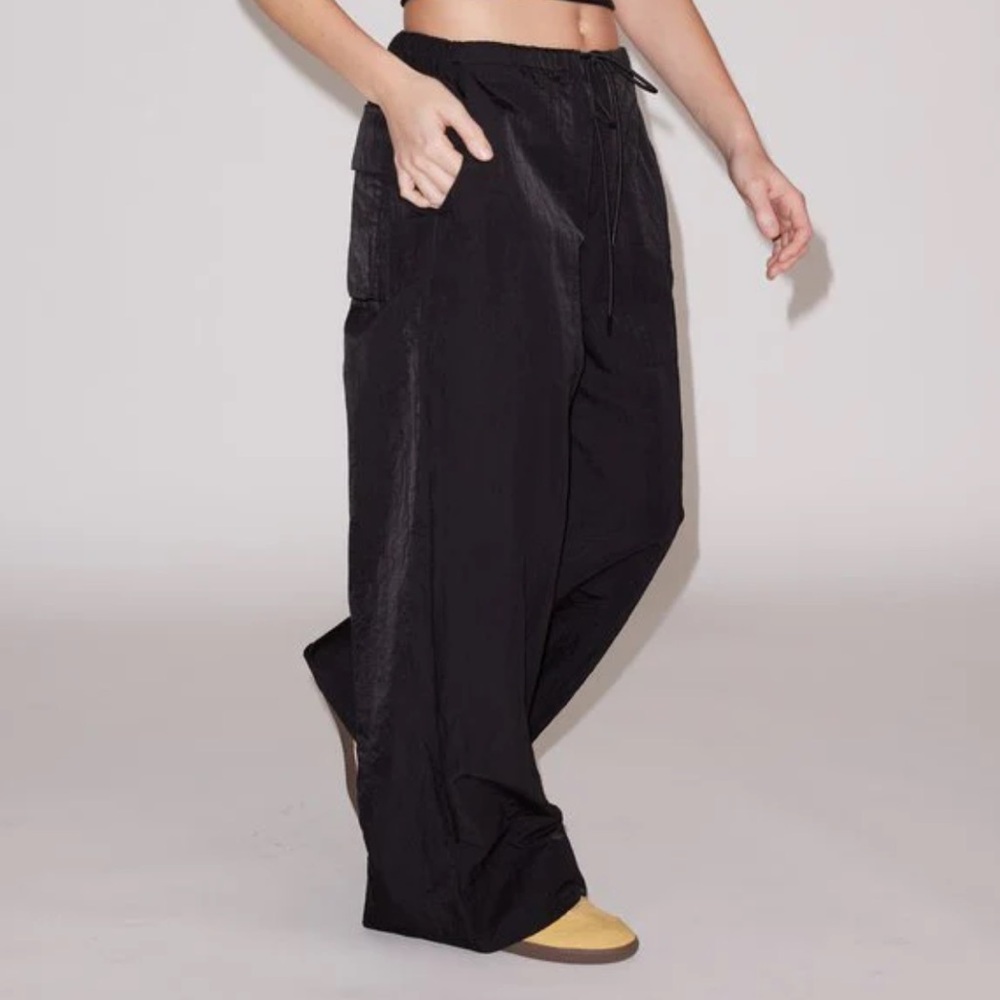 Local European NYLON MULTI POCKET PANT - BLACK M/L